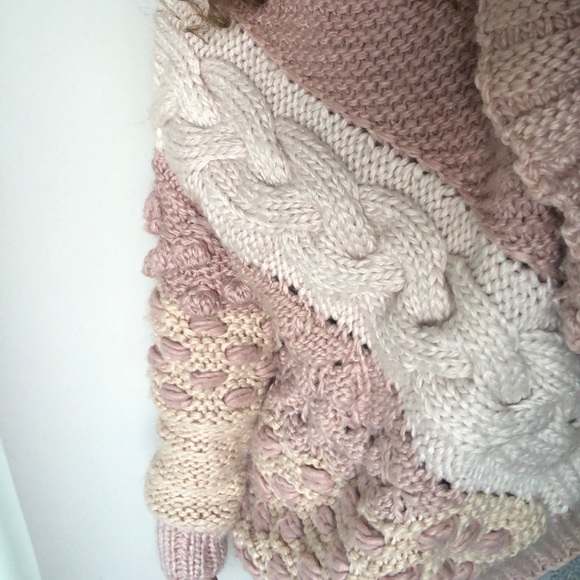 Fun chunky knit sweater - Picture 2 of 4
